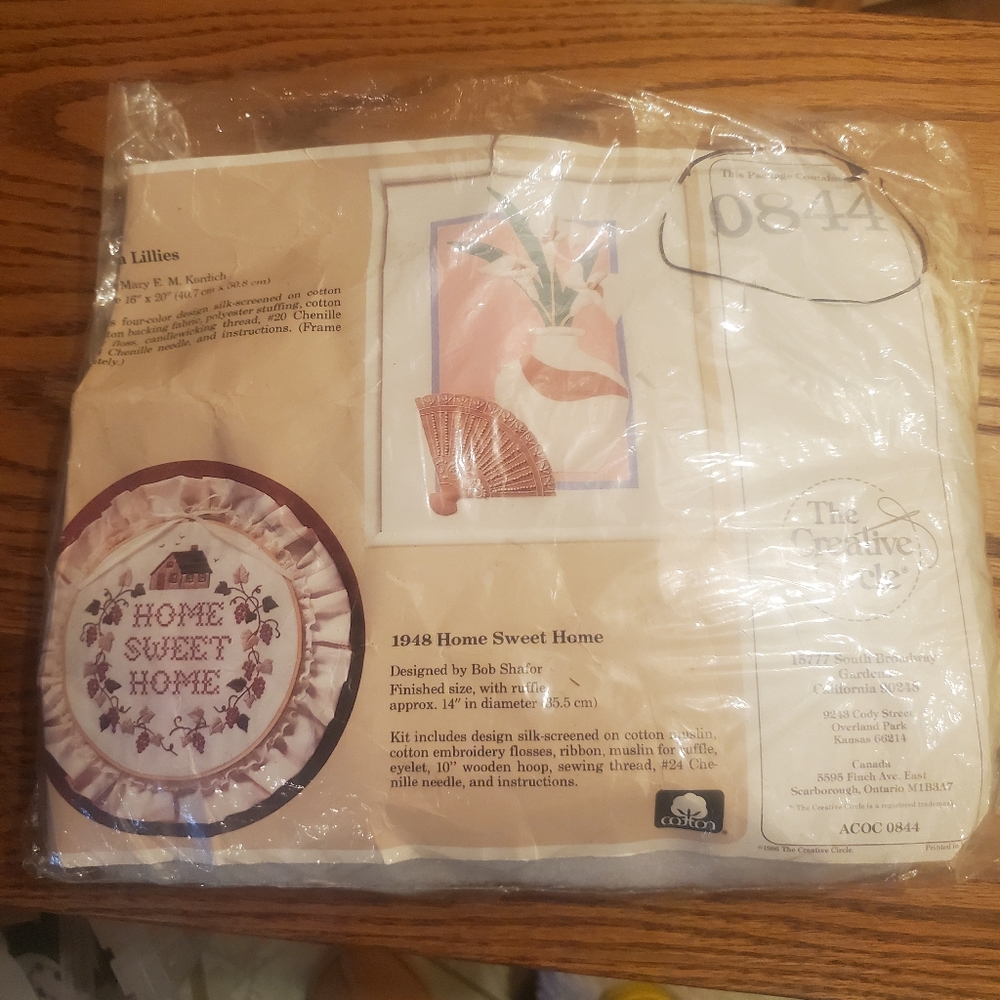 Vintage 1986 Creative Circle Calla Lillies Embroidery Kit #0844